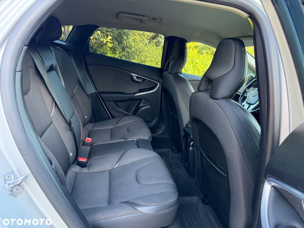 Volvo V40 Cross Country T3 Drive-E Dynamic Edition - 33