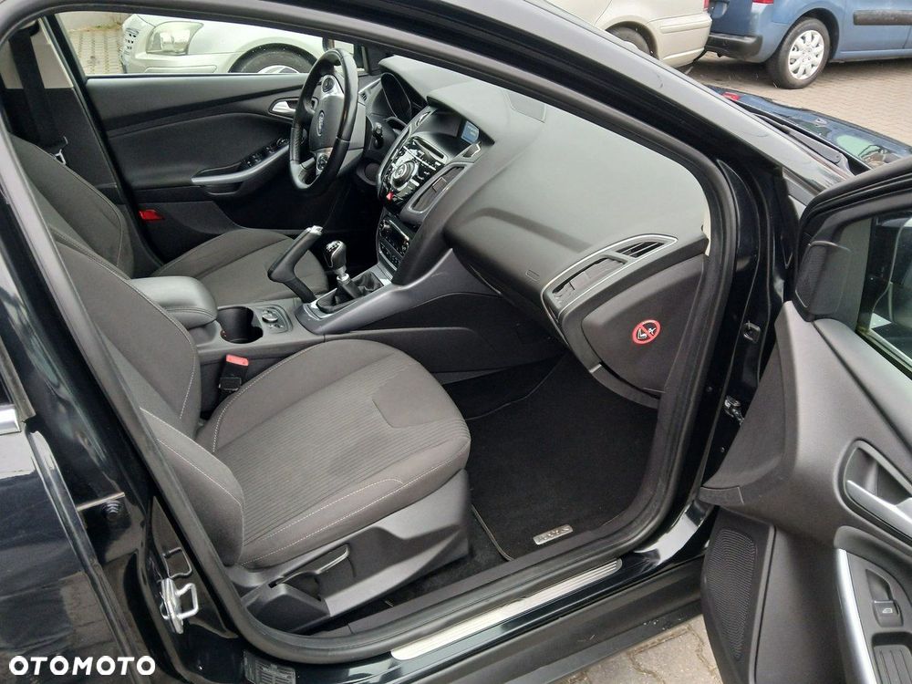Ford Focus SW 1.6 EcoBoost Titanium - 12