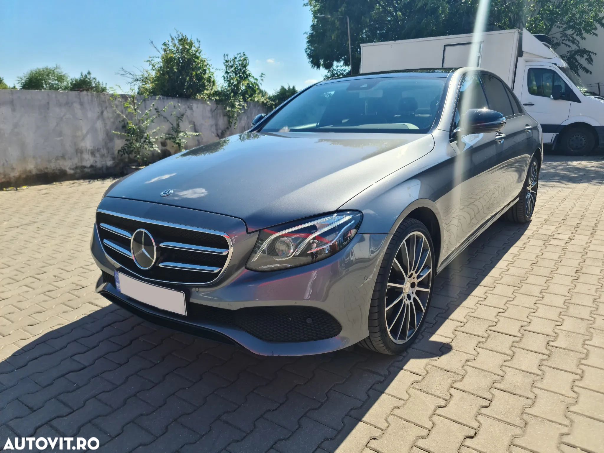 Mercedes-Benz E - 1