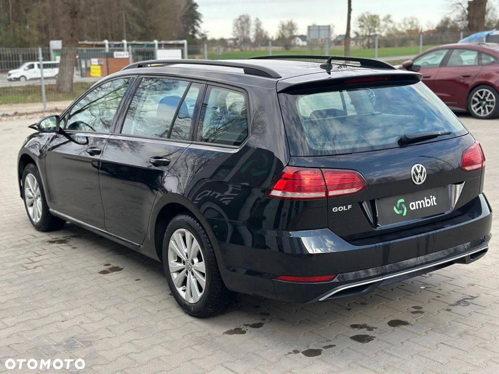 Volkswagen Golf - 5