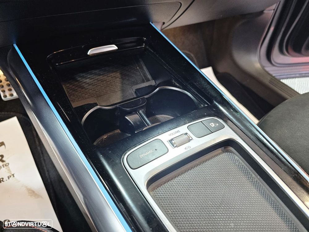 Mercedes-Benz GLA 180 d AMG Line - 19