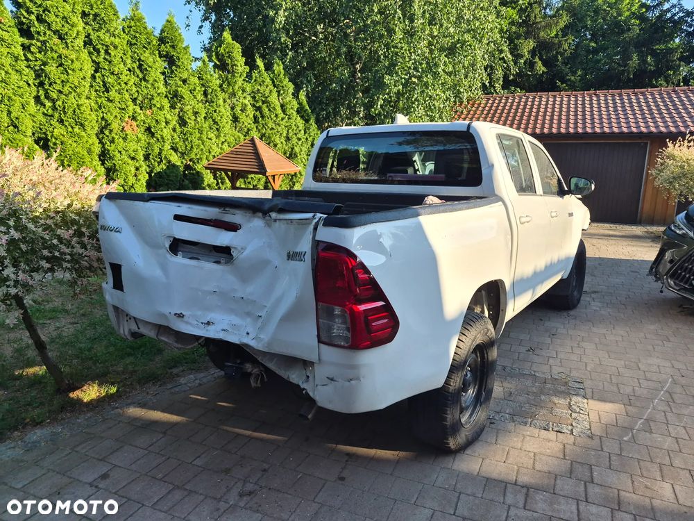 Toyota Hilux 2.8 D-4D Double Cab SR5 4x4 - 8