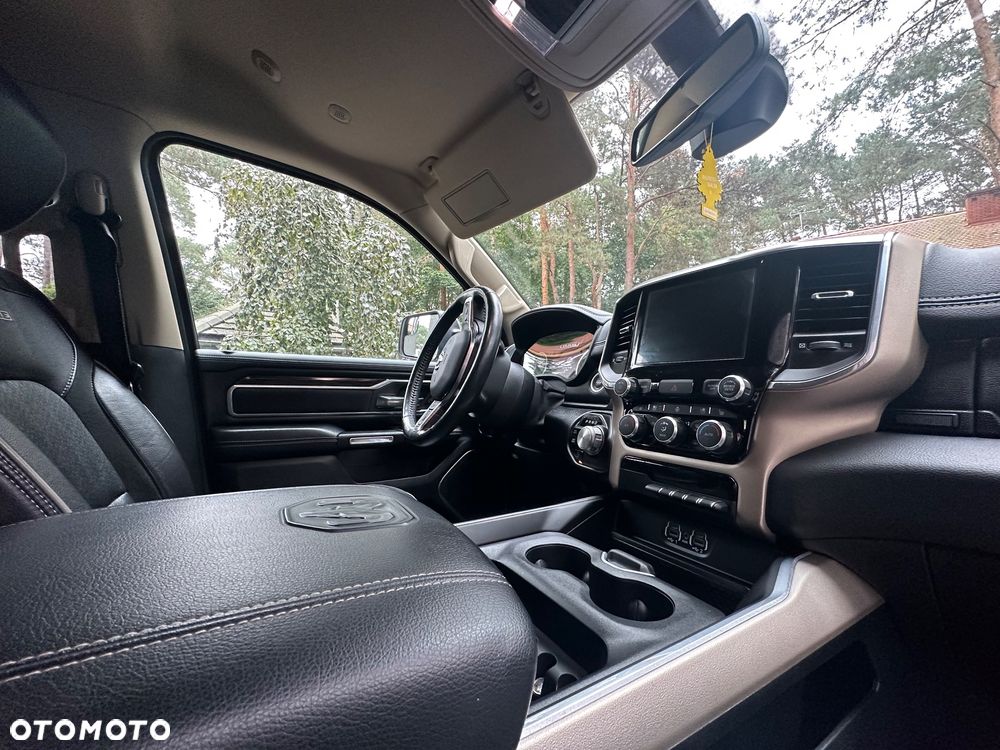 Dodge RAM 1500 5.7 4x4 - 17