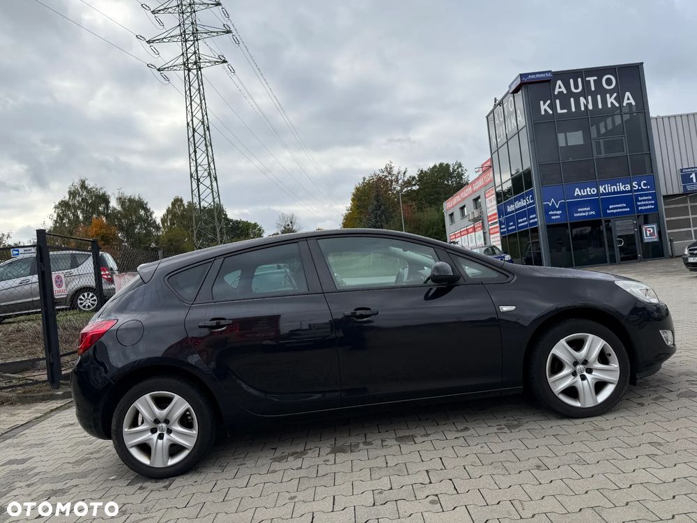 Opel Astra IV 1.4 T Cosmo - 6