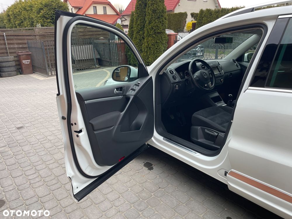 Volkswagen Tiguan 2.0 TDI 4Mot Perfectline R-Style - 12