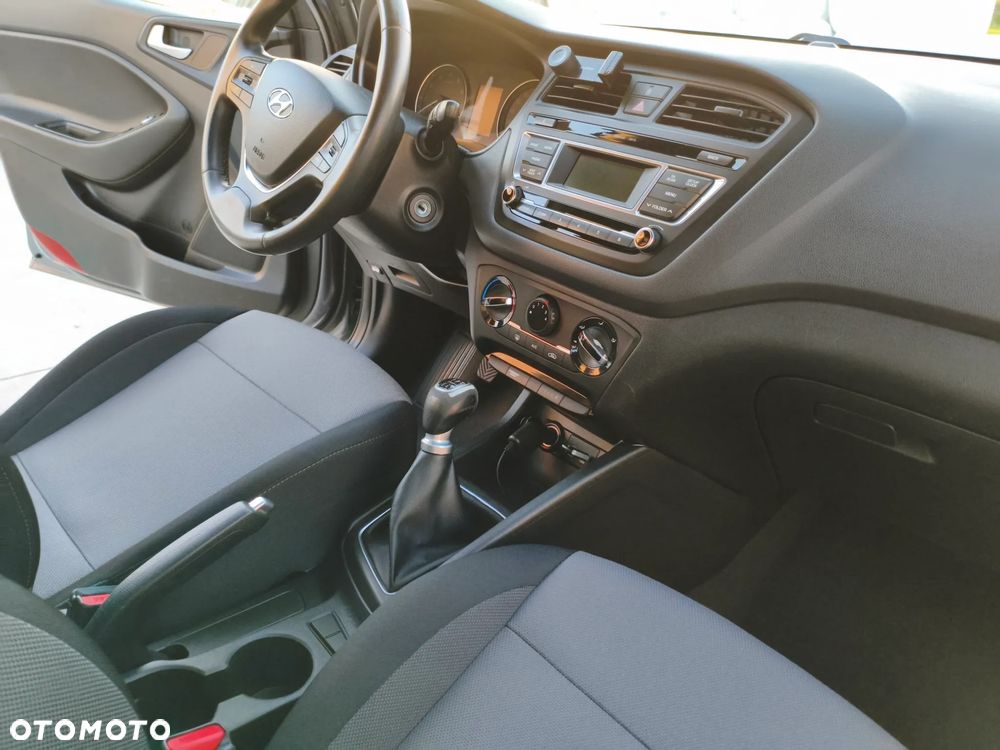 Hyundai i20 1.2 Comfort - 13