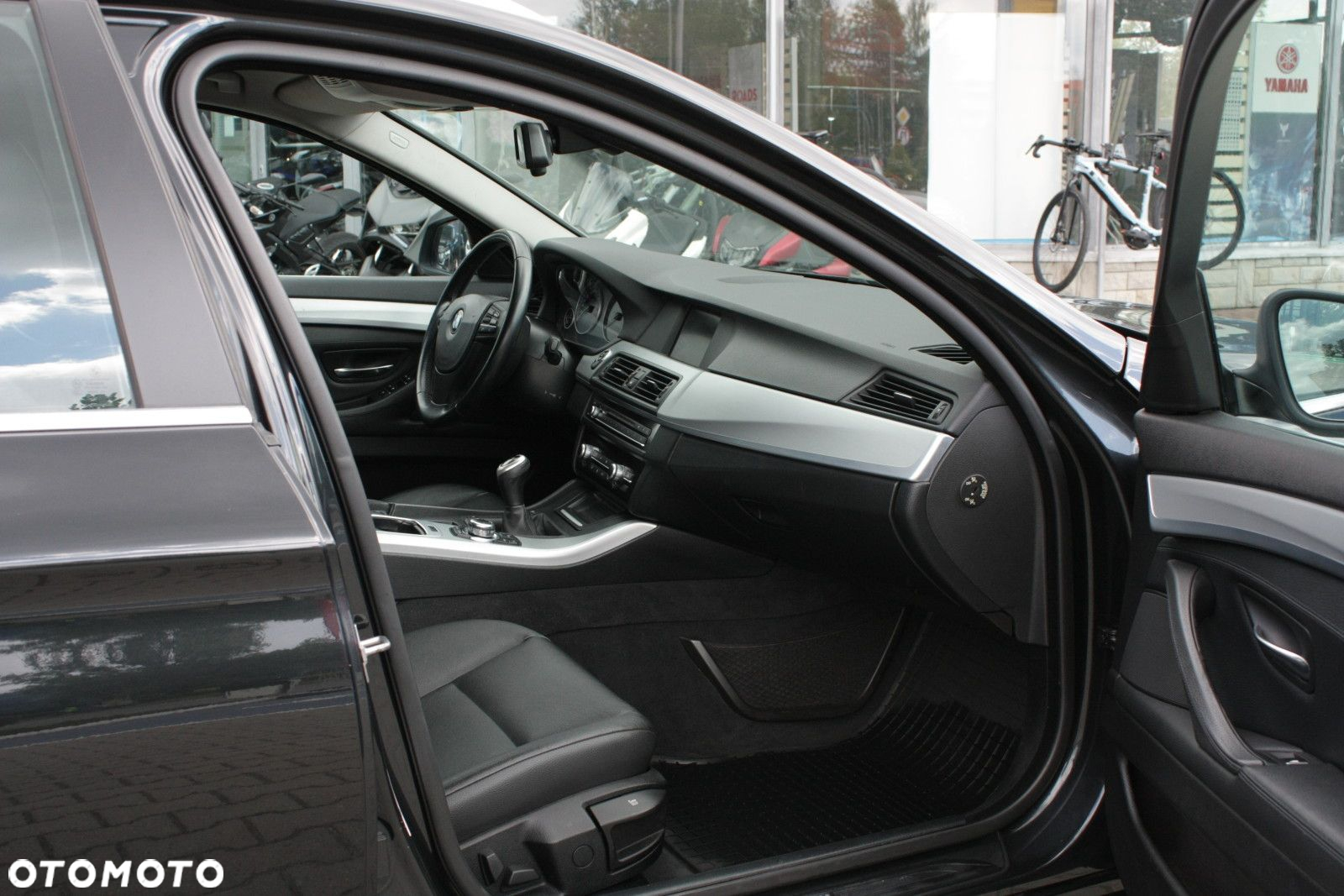 BMW Seria 5 520d - 23
