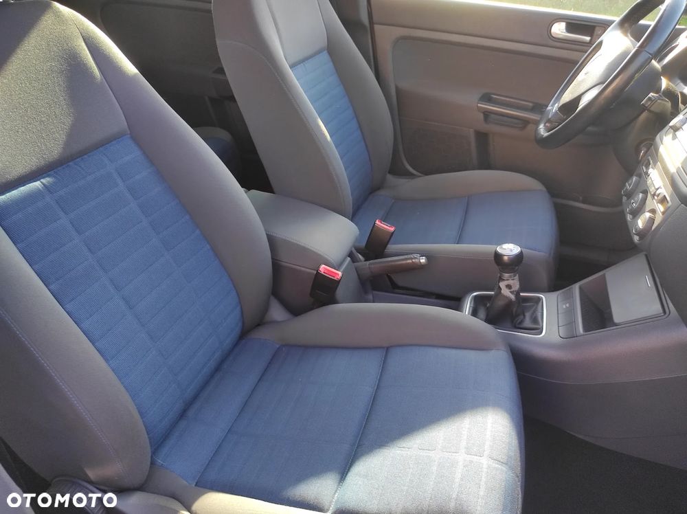 Volkswagen Golf Plus - 16