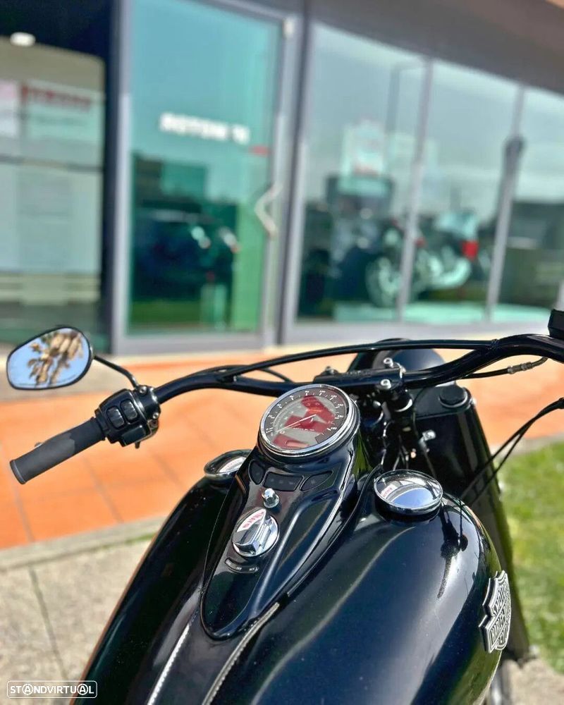 Harley-Davidson FLST - 5