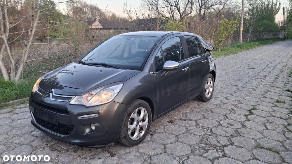 a części CITROEN C3 II (SC)(A51) SILNIK 1.2 i VTi 82 KM kod silnika HMZ lakier KTP skrzynia maska zderzak drzwi klapa szyba fotel kanapa lusterko lampa deska GWARANCJA !!! Przód Tył Zestaw Komplet Drzwi Klapa Zderzak Błotnik Maska Grill Atrapa Szyba Pas Lampa Lusterko Boczki Fotel Kanapa Kokpit Deska Rozdzielcza Przełącznik Włącznik Sterownik Przewody Wiązka Instalacja Moduł Komputer Czujnik Listwa Pompa Alternator Wtryski Głowica Rozrusznik Kompresor Sprzęgło Dwumas Silnik  Skrzynia ABS Klimatyzacji Paliwa Wspomagania Kolektor Turbina Przepustnica Zawór Chłodnica Koło Hak Belka Sanki Zawieszenie Mcpherson Półoś Amortyzator Wydech Tłumik Zacisk Most - 3