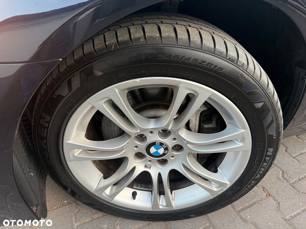 BMW Seria 5 525d Sport-Aut - 34