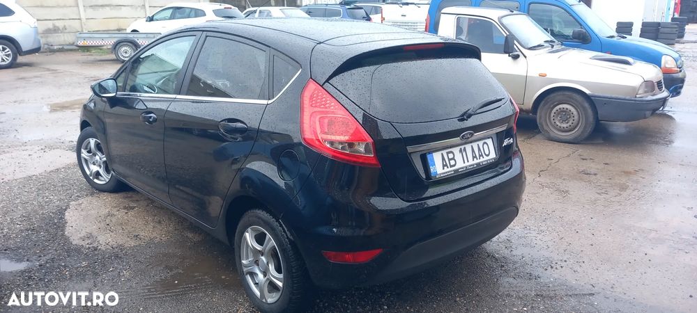 Ford Fiesta 1.25i Ambiente - 8