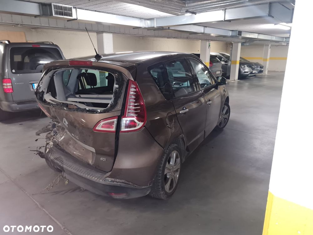 Renault Scenic 1.5 dCi Emotion - 16