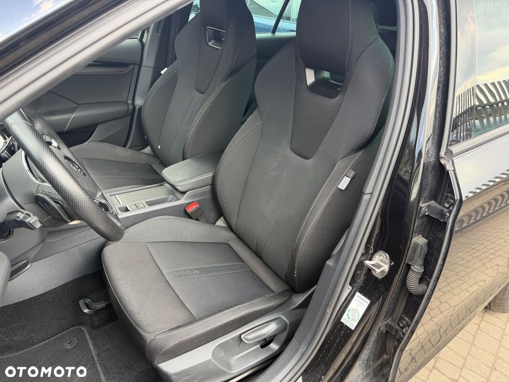 Skoda Octavia 2.0 TDI DSG Sportline - 11