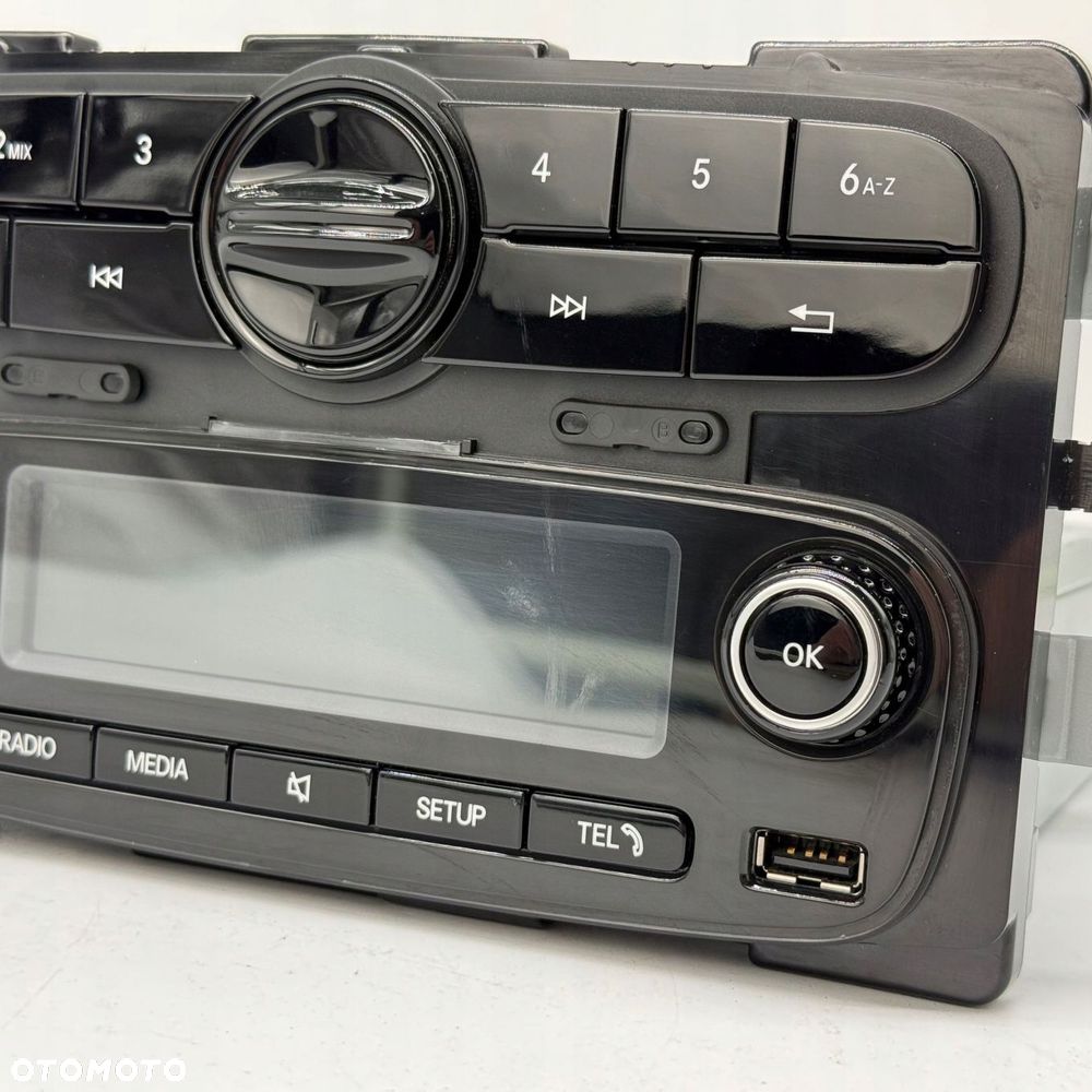 panel / radioodtwarzacz cd/dvd/gps smart fortwo iii 281150531r - 3