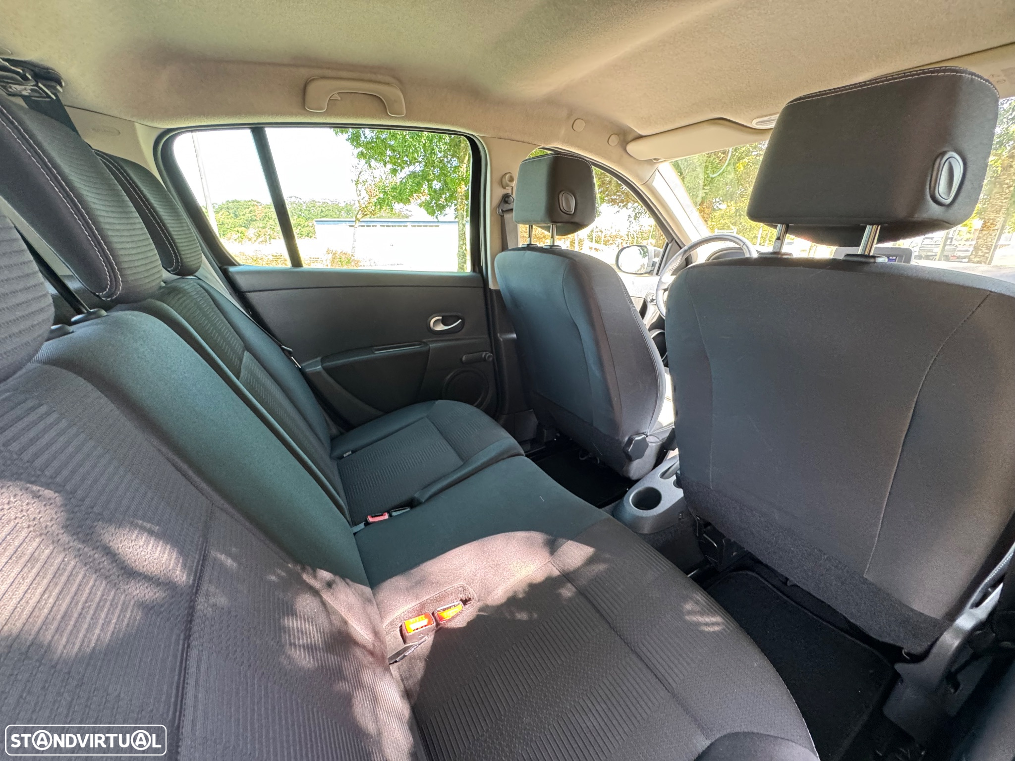 Renault Clio 1.2 16V Dynamique - 9