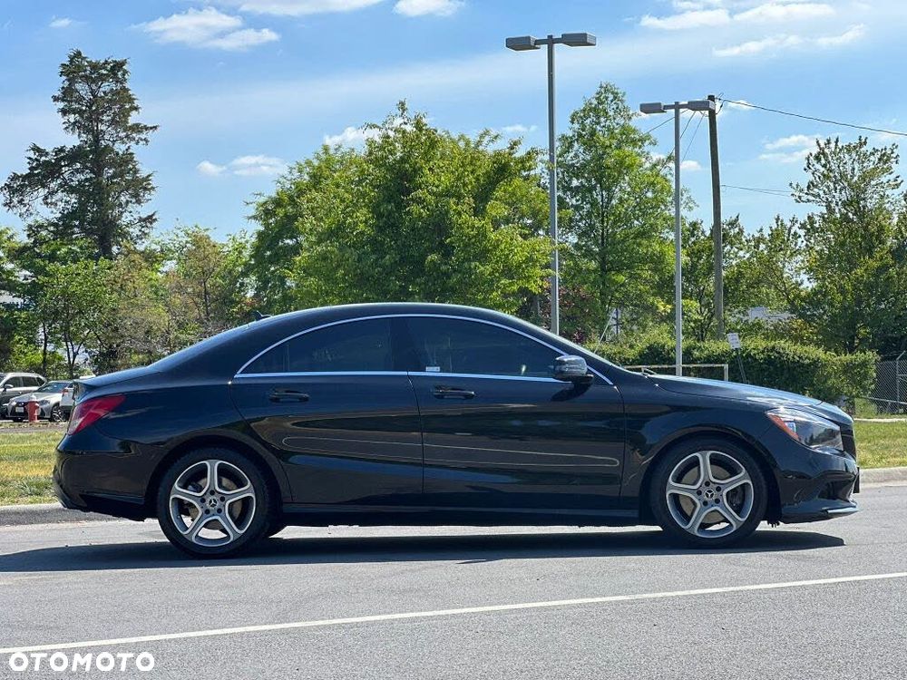 Mercedes-Benz CLA 250 4Matic 7G-DCT UrbanStyle Edition - 13
