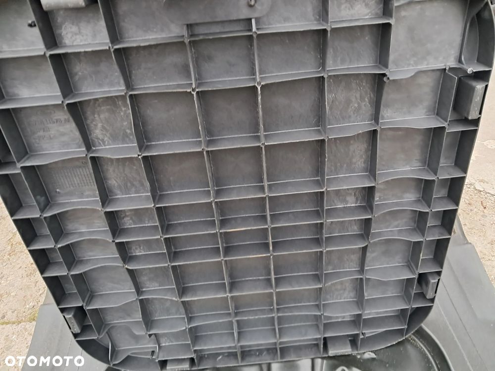 Ford Mondeo MK3 ST220 Pokrywa i osłona koła zapasowego - 3