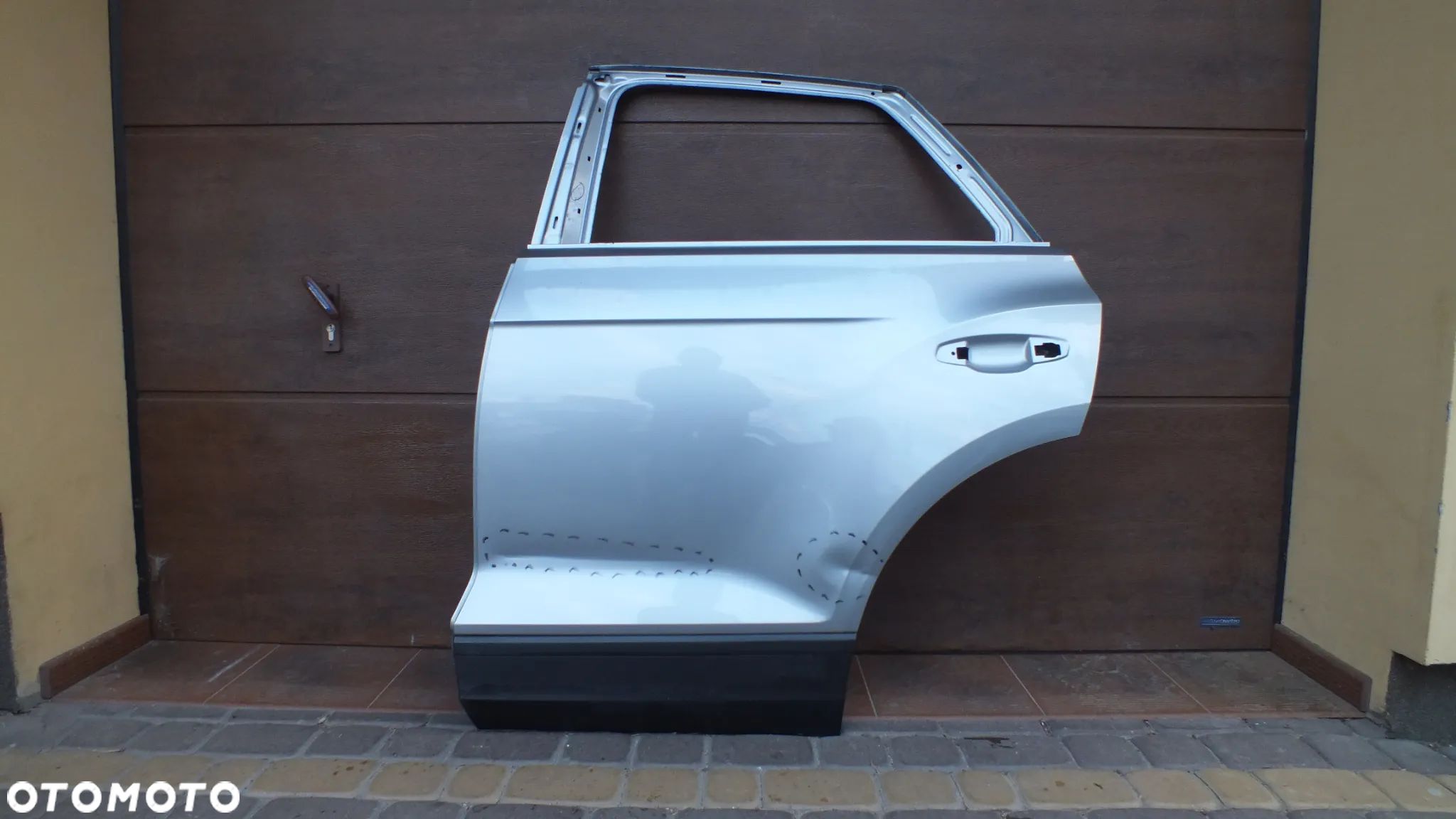 Drzwi tylne prawe Audi Q3 83F - 1
