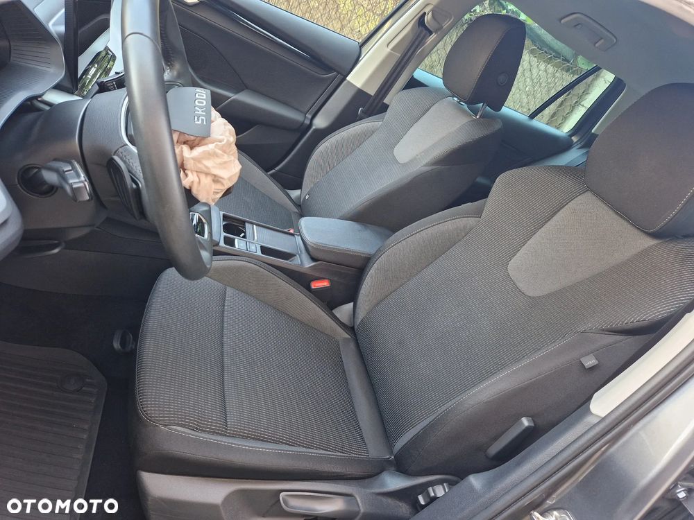 Skoda Octavia 2.0 TDI Selection DSG - 19