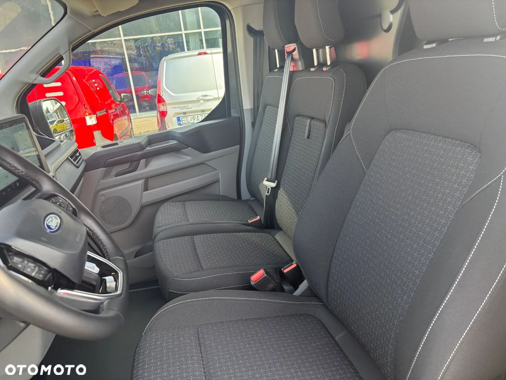 Ford Transit Custom - 13