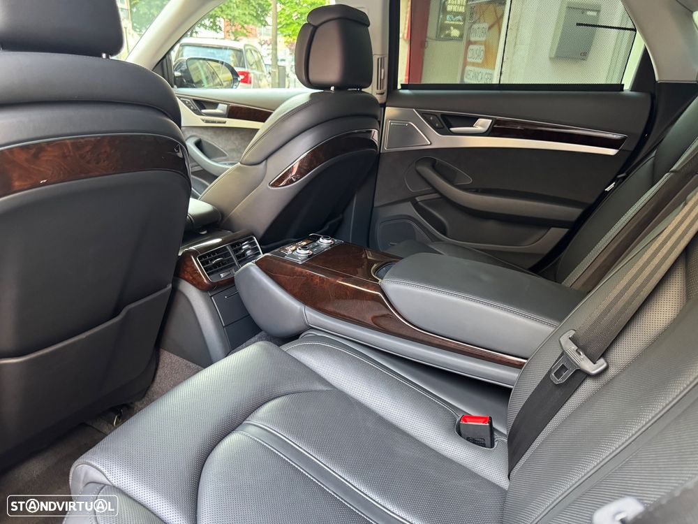 Audi A8 4.2 TDi V8 quattro - 8