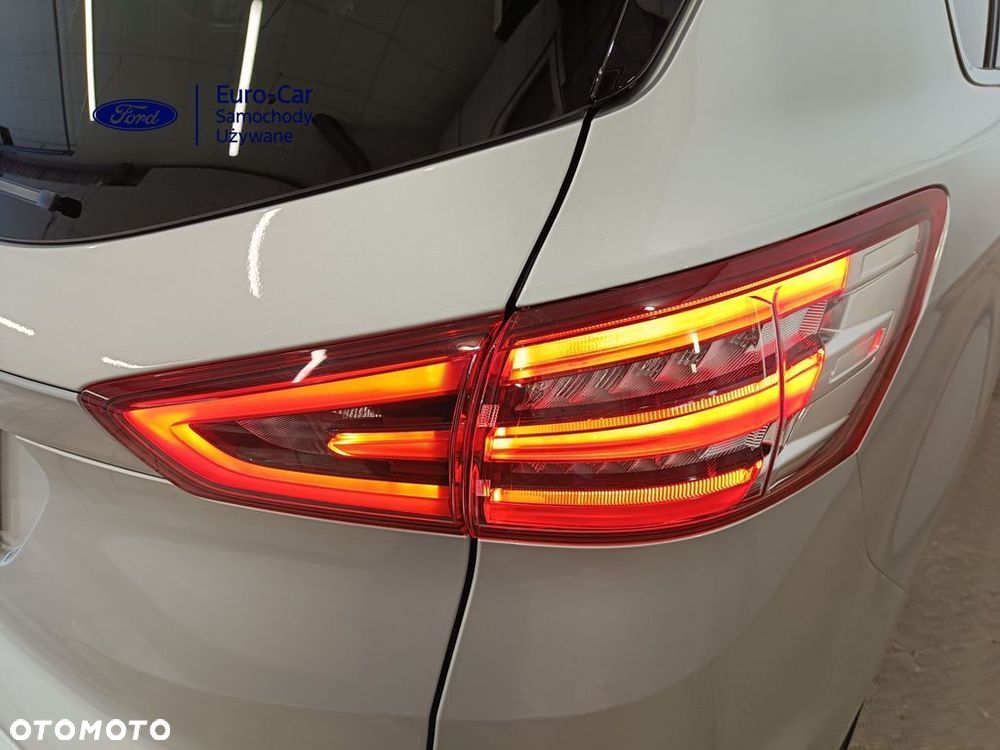 Ford S-Max 2.5 Duratec FHEV TITANIUM - 36