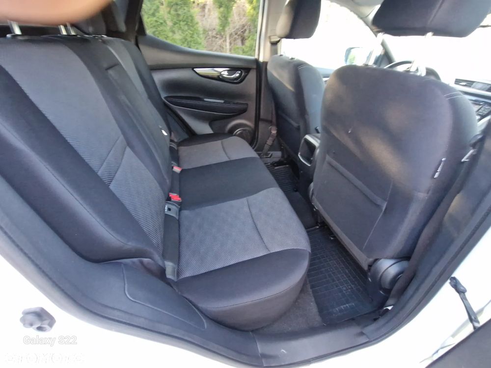 Nissan Qashqai 1.5 dCi N-Connecta - 17