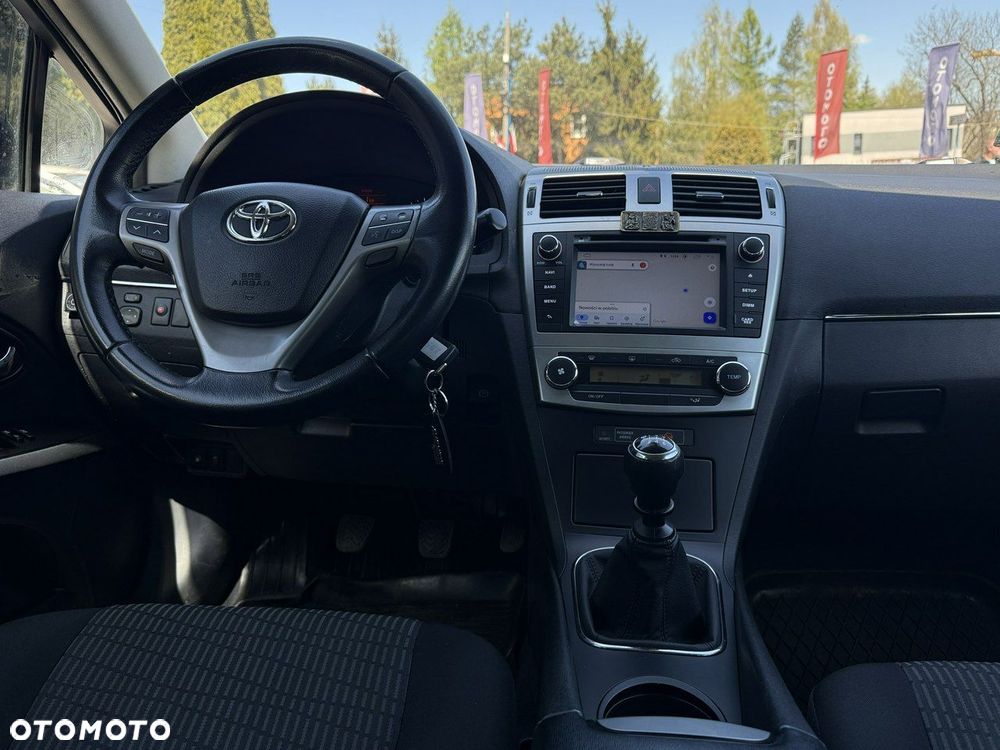Toyota Avensis 1.8 Premium - 11