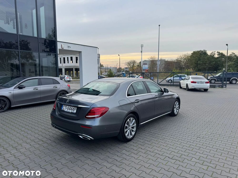 Mercedes-Benz Klasa E 220 d 9G-TRONIC - 4