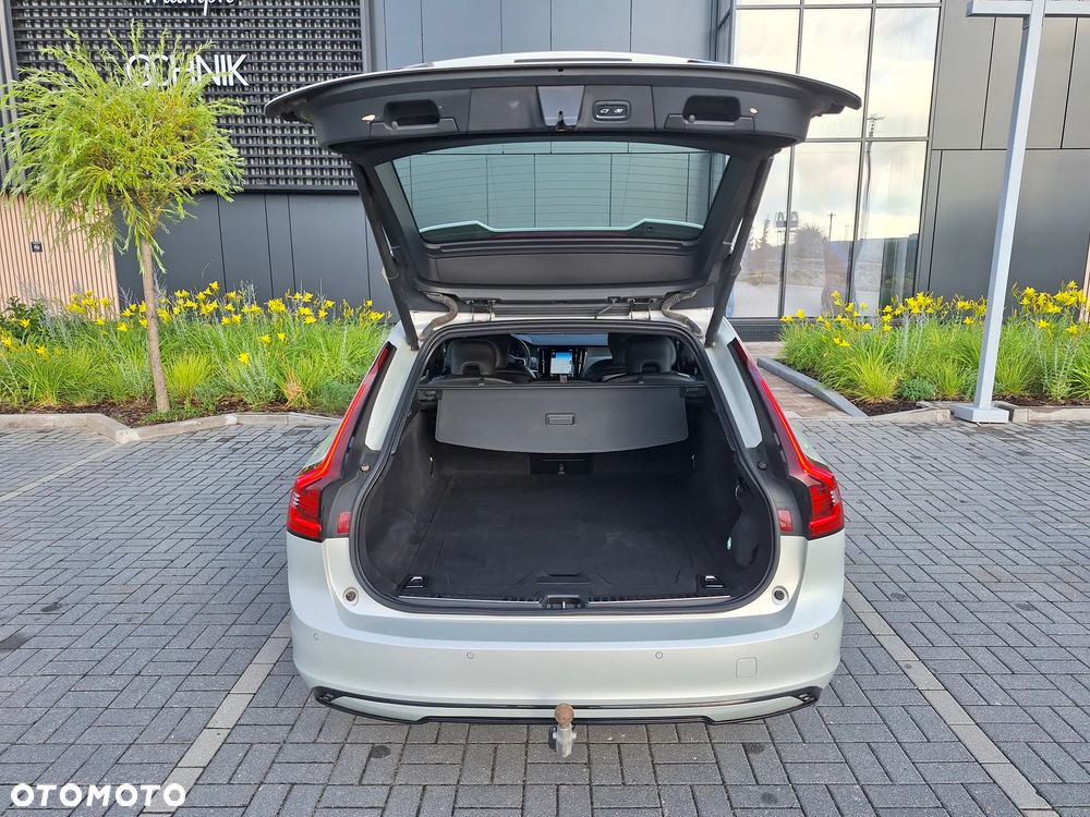 Volvo V90 D4 R-Design - 12