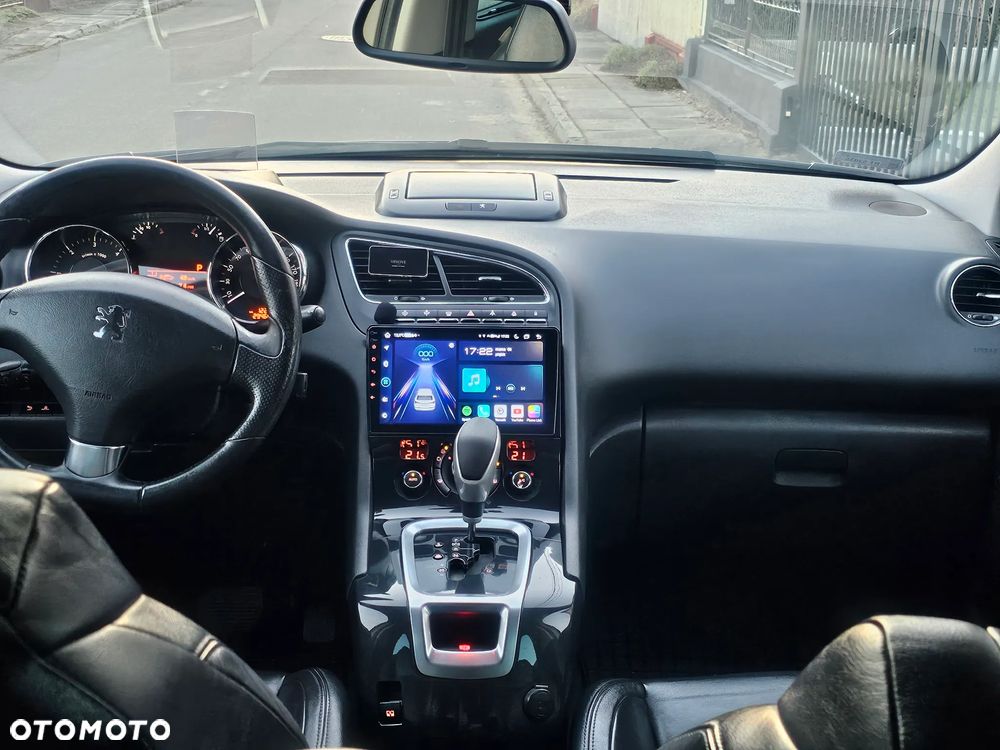 Peugeot 5008 - 10