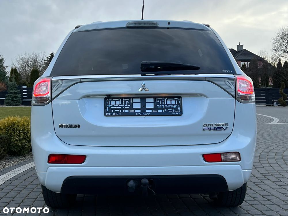 Mitsubishi Outlander 2.0 4WD Plus - 34