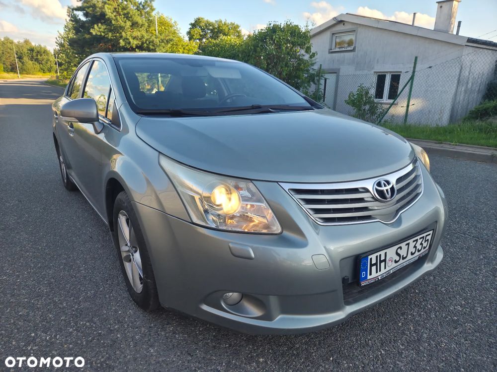 Toyota Avensis 1.8 Active - 8