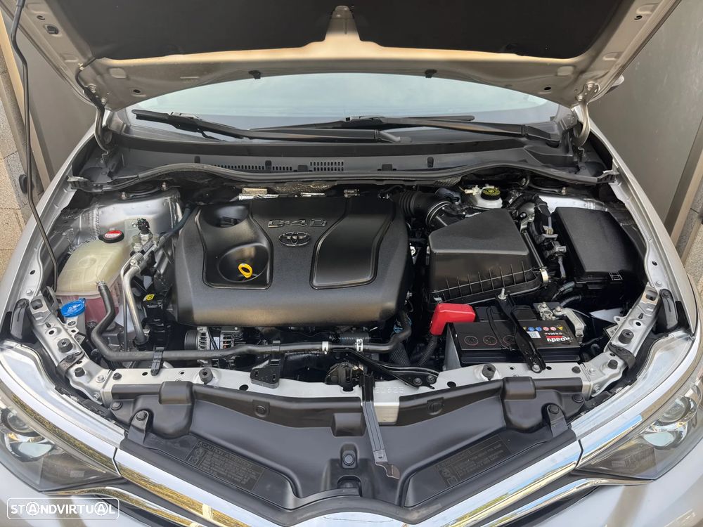 Toyota Auris 1.4 D-4D Comfort+Pack Sport - 12