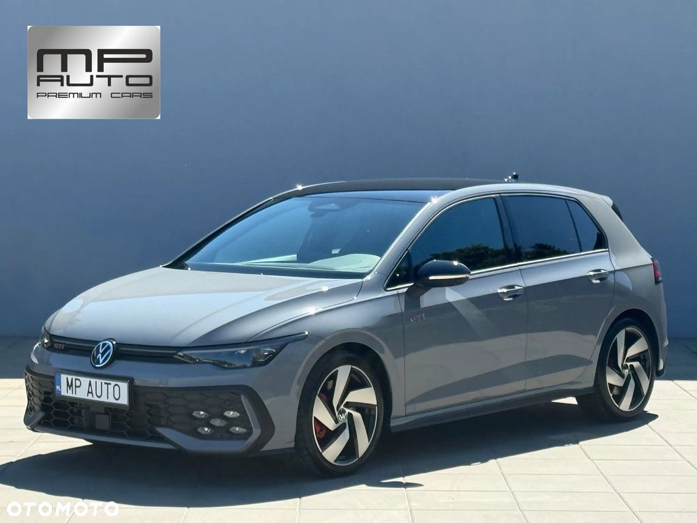 Volkswagen Golf - 1