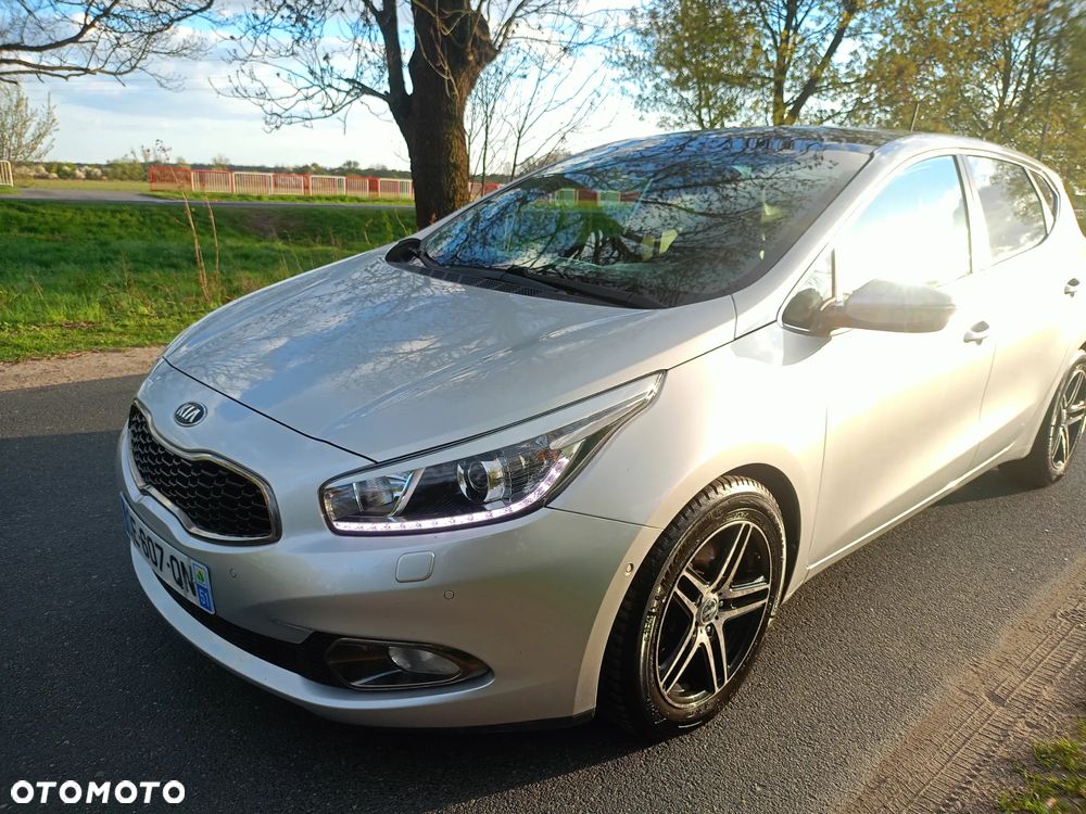 Kia Ceed 1.6 CRDi 128 ISG Platinum Edition - 1