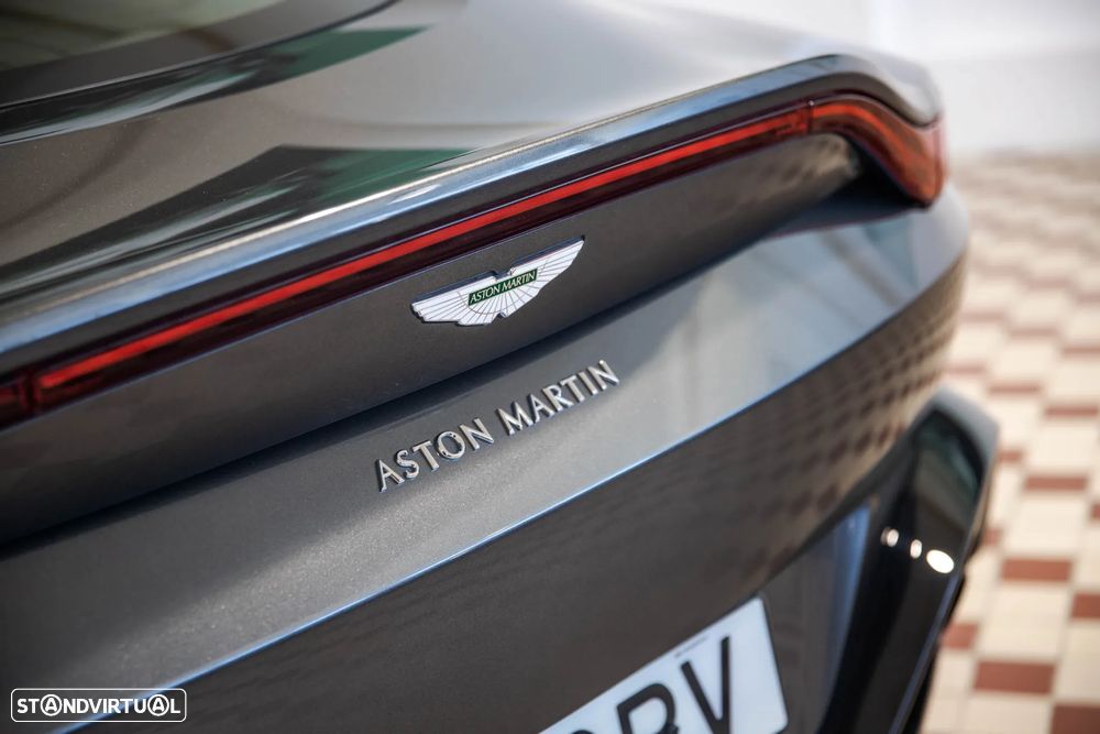 Aston Martin Vantage Coupe V8 - 14