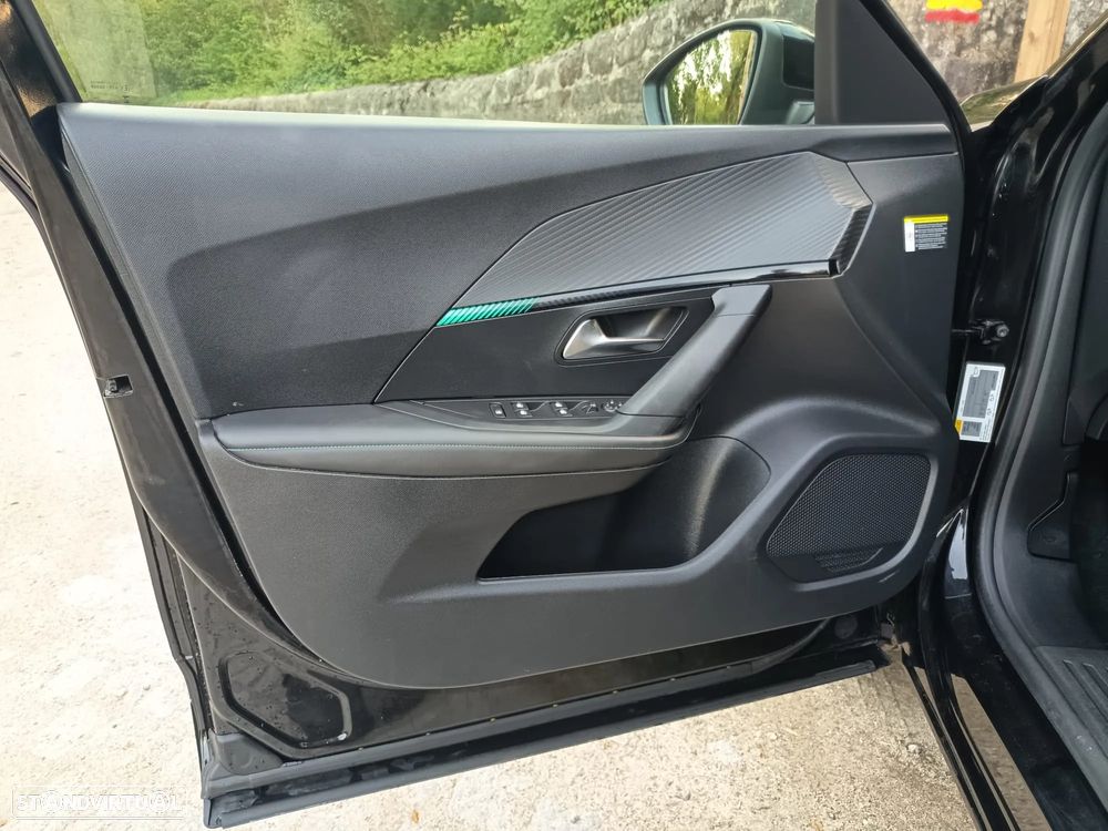 Peugeot e-2008 Allure Pack - 19