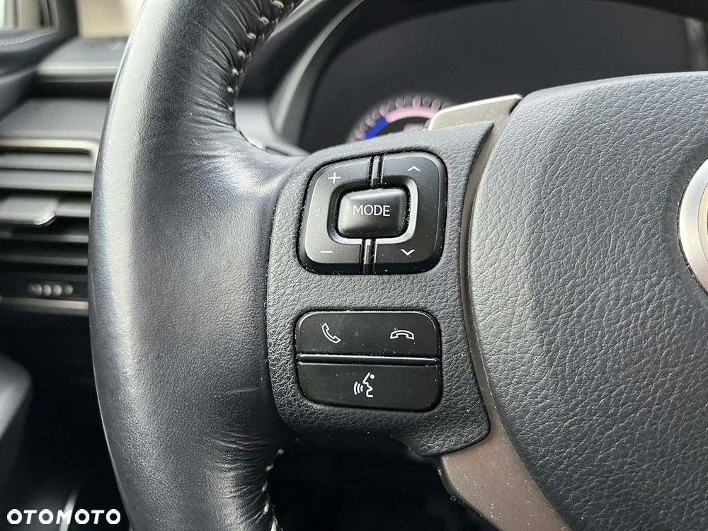 Lexus NX 300h Elite AWD - 26