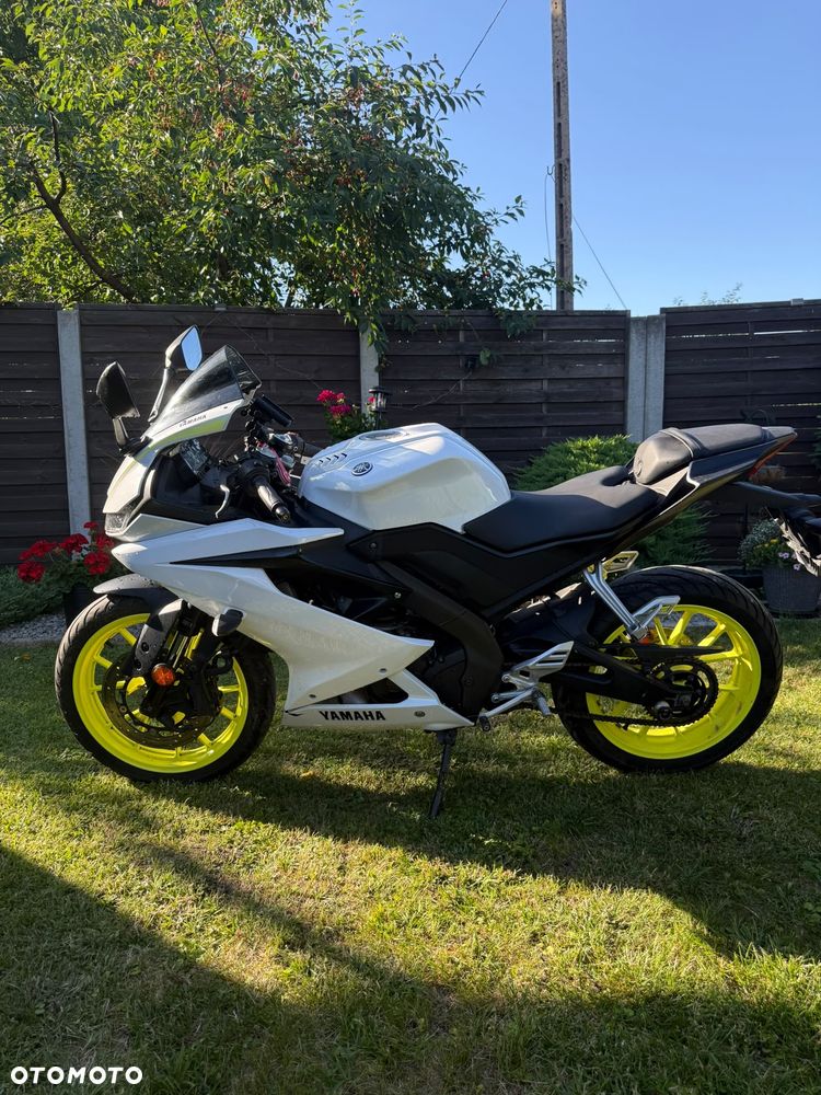 Yamaha YZF - 1