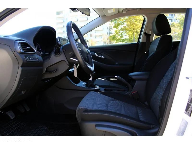 Hyundai i30 1.5 T-GDI 48V Modern - 8