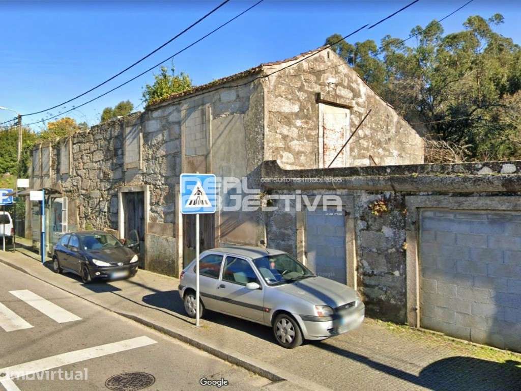 Propriedade para restauro em Milheirós - Grande imagem: 2/3