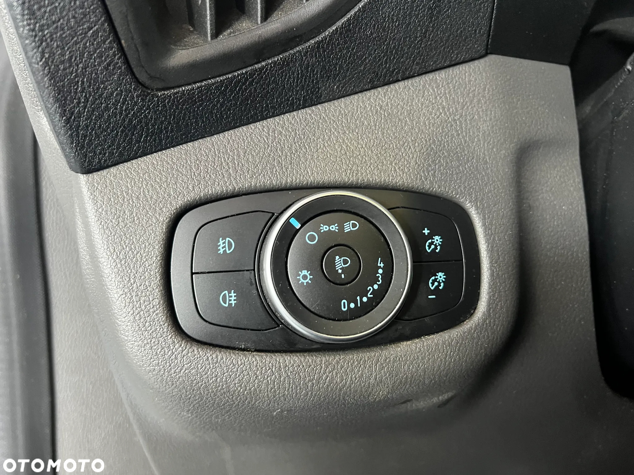 Ford Connect - 24