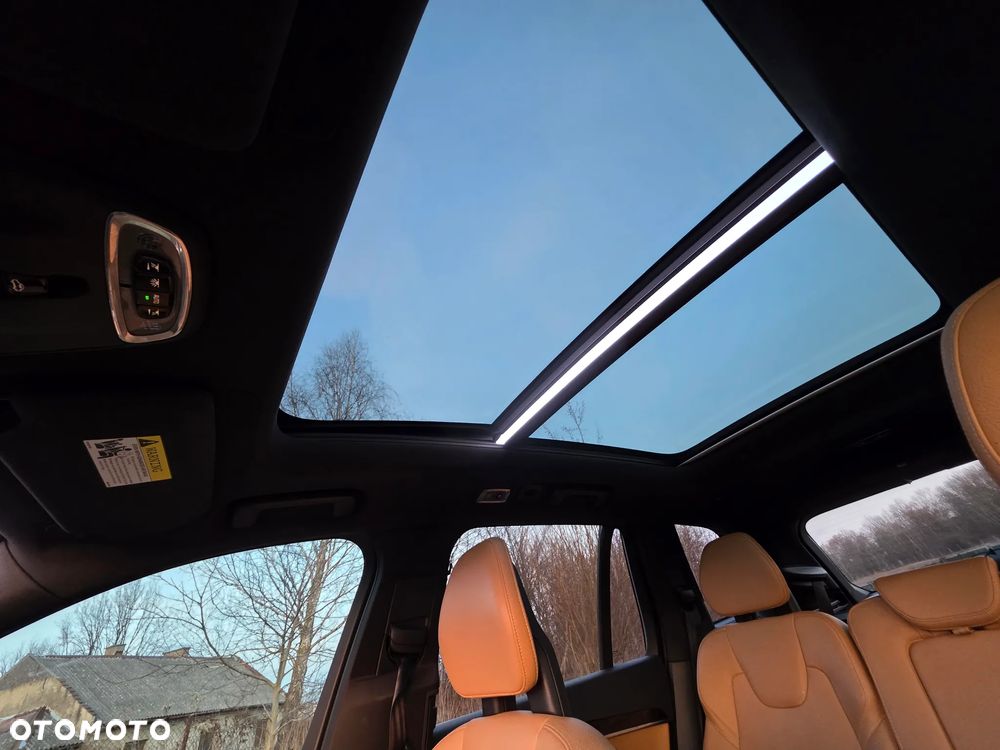 Volvo XC 90 - 20