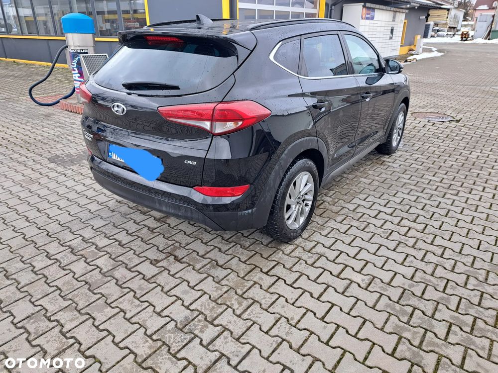Hyundai Tucson blue 1.7 CRDi 2WD Intro Edition - 14