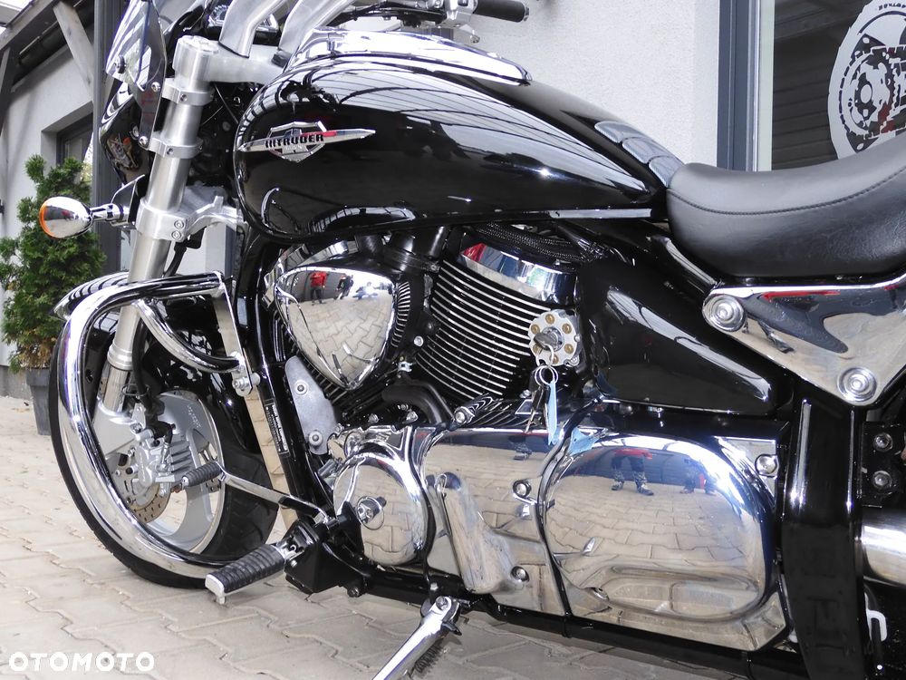 Suzuki Intruder - 31