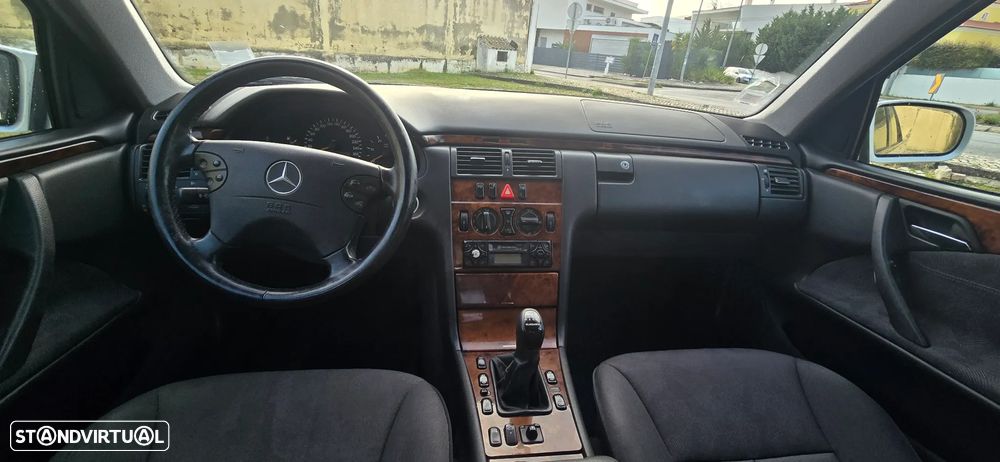 Mercedes-Benz E 220 - 7