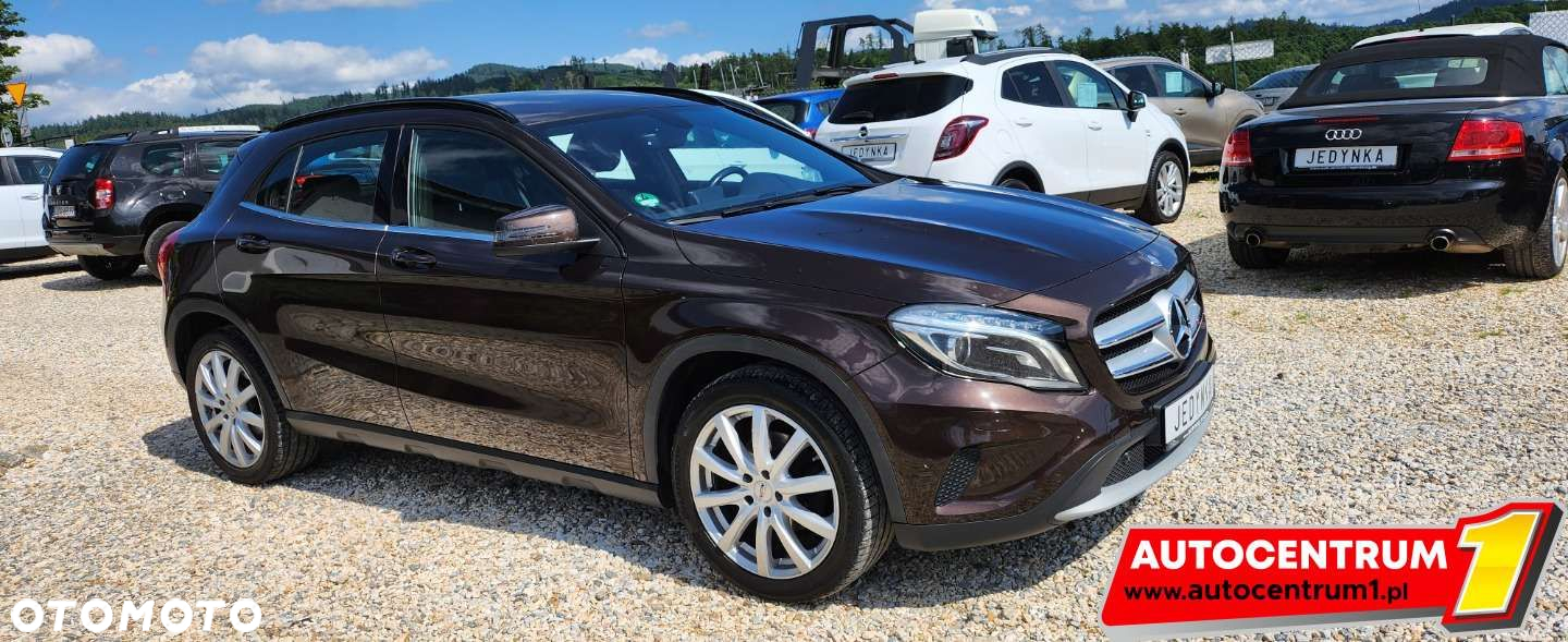 Mercedes-Benz GLA - 16