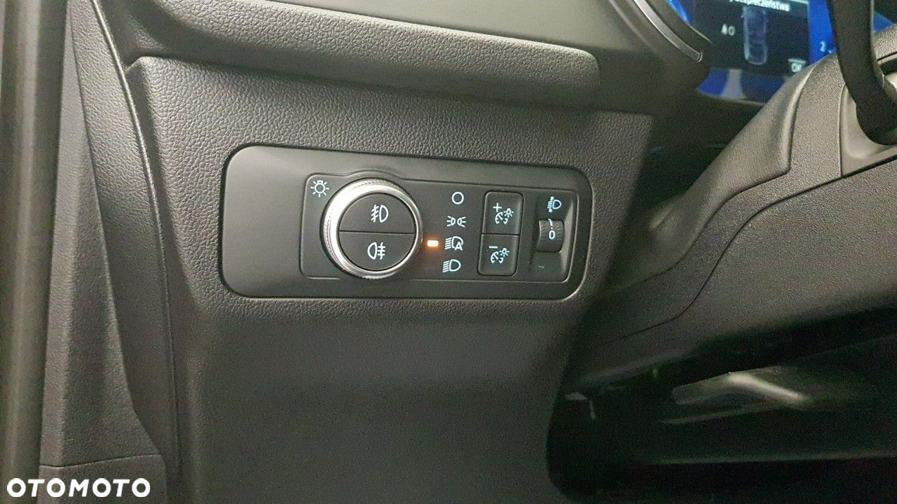 Ford Kuga - 24